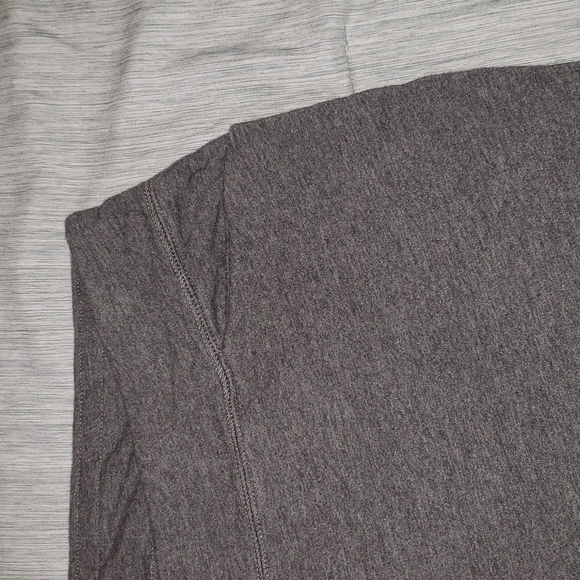 Weekends by Chico's Size 3 short gray knit pants - Picture 2 of 4